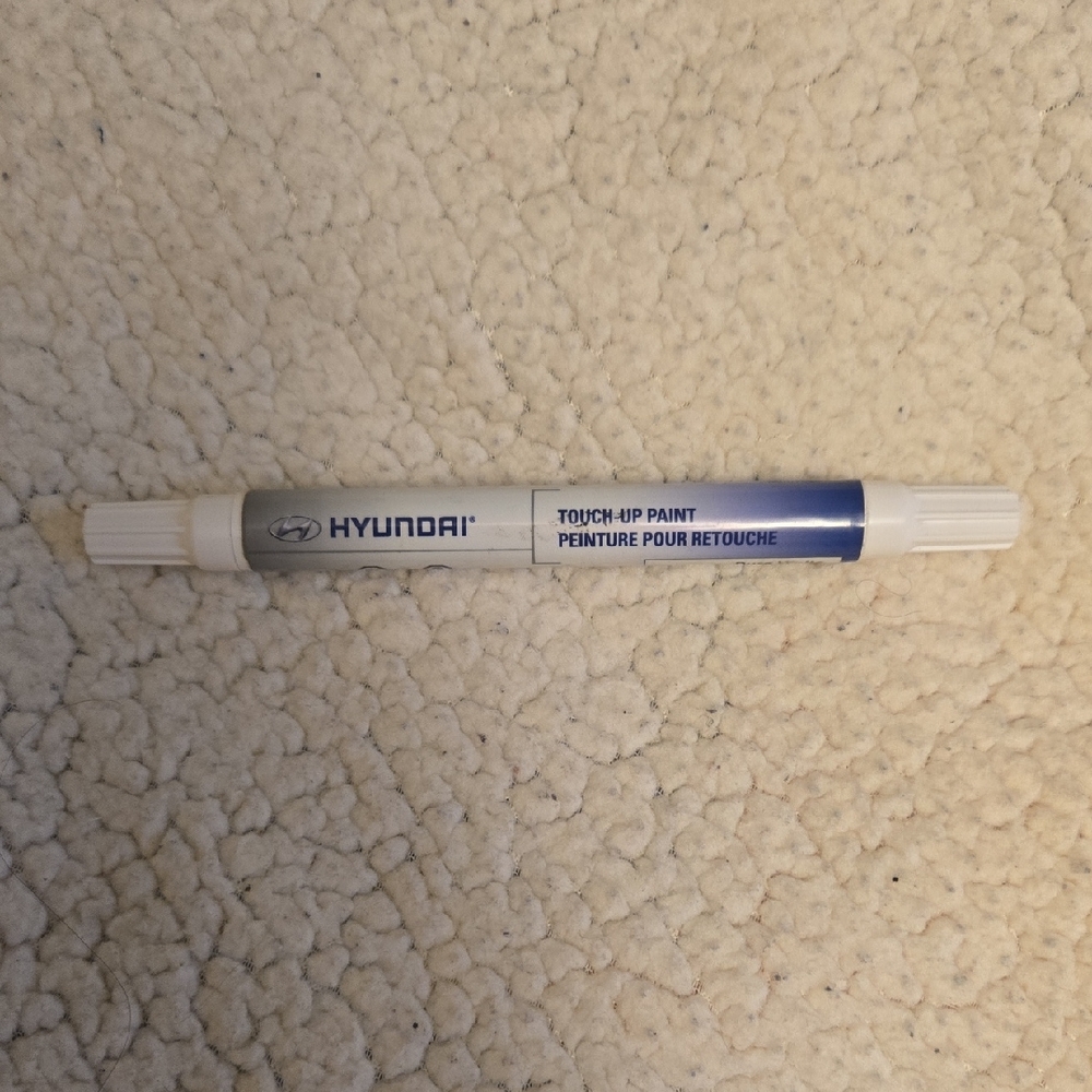 Hyundai Touch-Up Paint Pen-  Pure White